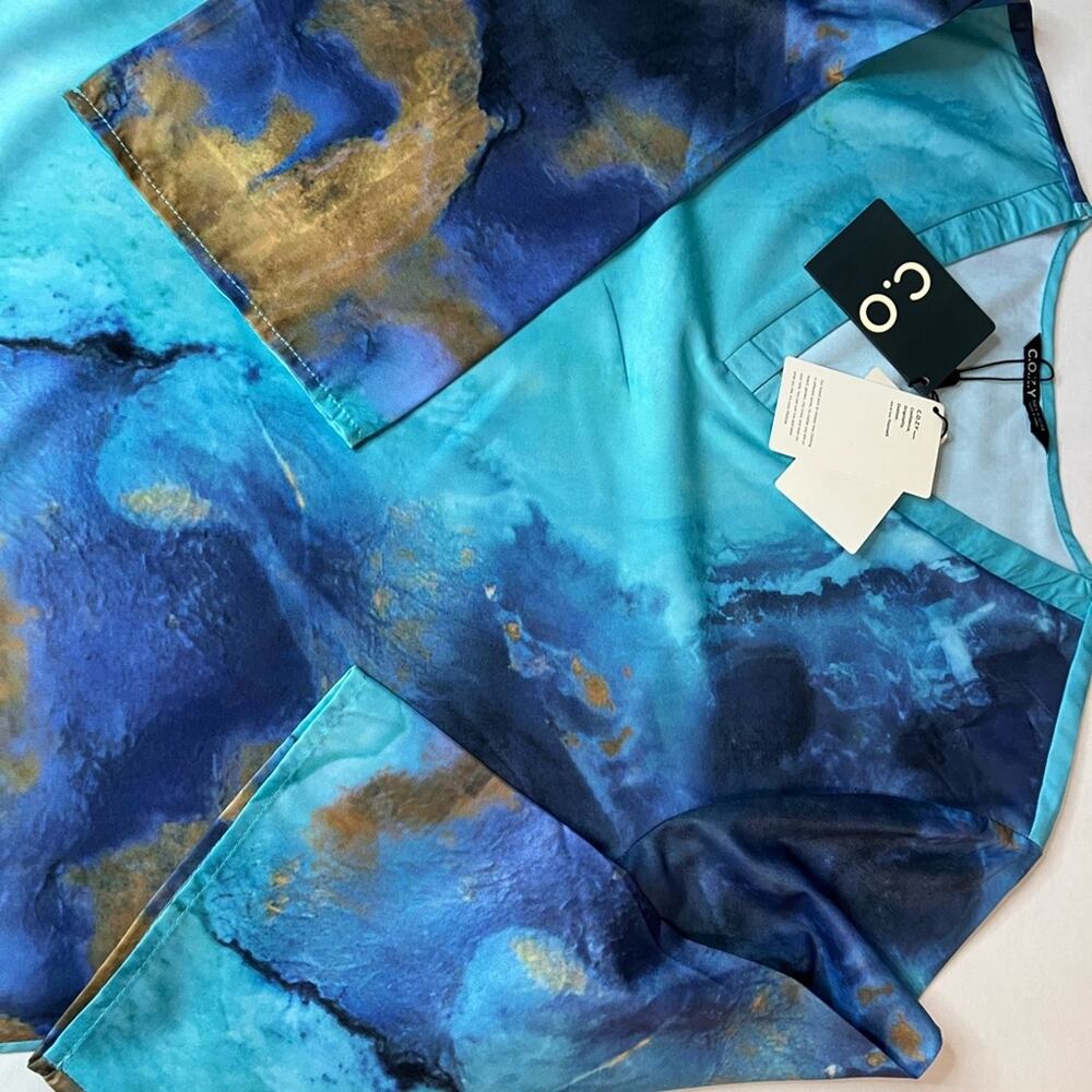 NWT C.O.Z.Y 3/4 length sleeve Soft V neck tropical look top l XL l - Picture 3 of 11